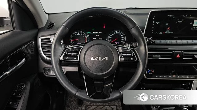Kia Seltos 2022 Белый из Кореи, фото 3