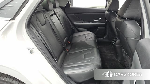 Hyundai Avante Hybrid (CN7) 2022 Серебристо-серый из Кореи, фото 3