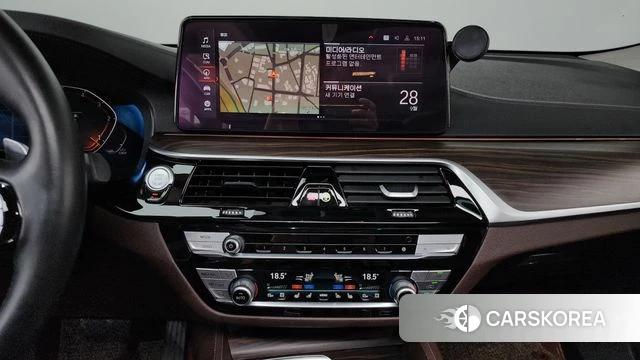 BMW 6 Series GT (G32) 2021 Серебристо-серый из Кореи, фото 3