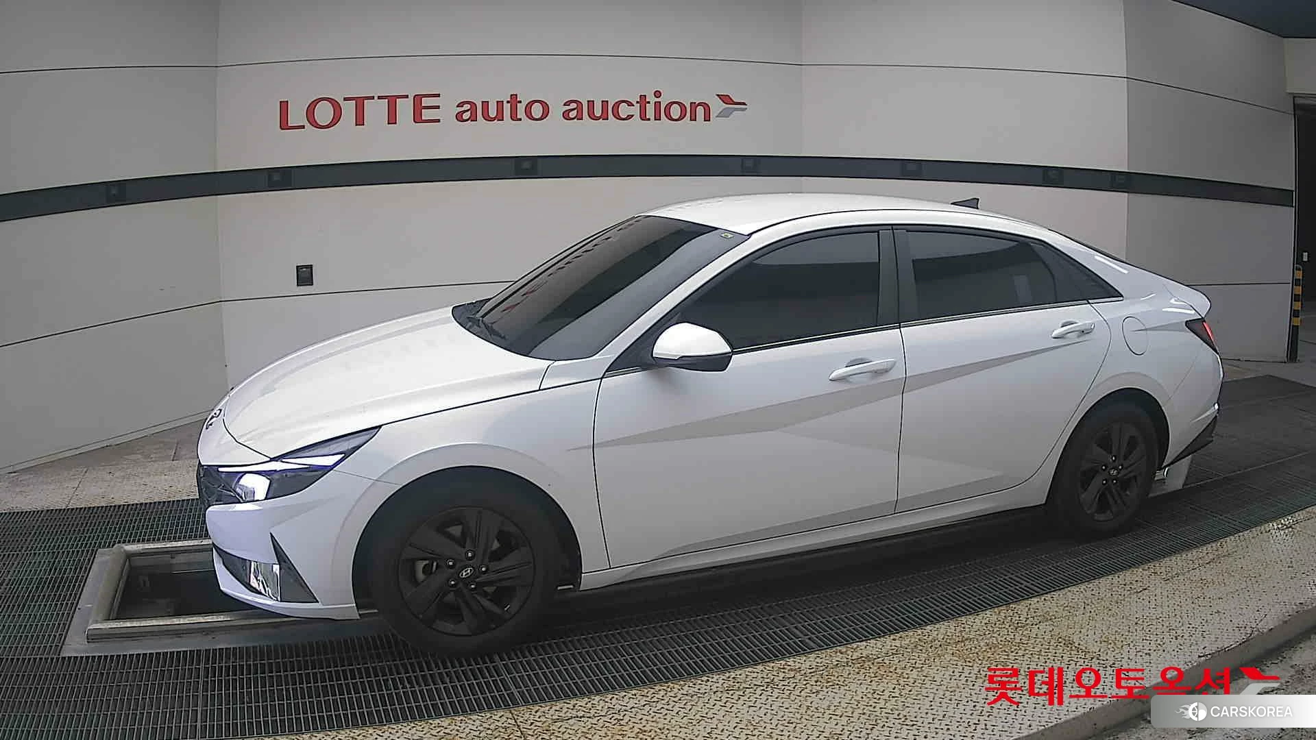 Hyundai Avante 2022 Polar White из Кореи, фото 3