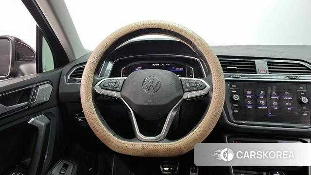 Volkswagen Tiguan second Generation 2023 Черный из Кореи, фото 3
