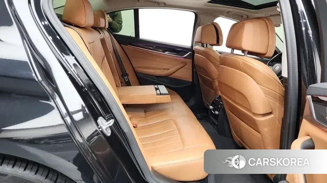 BMW 5 Series (G30) 2021 Черный из Кореи, фото 3