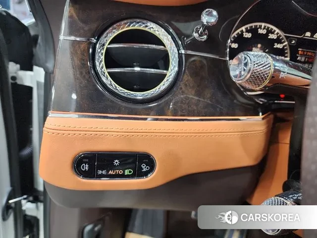 Bentley Continental GT 3rd Generation 2022 Белый из Кореи, фото 3