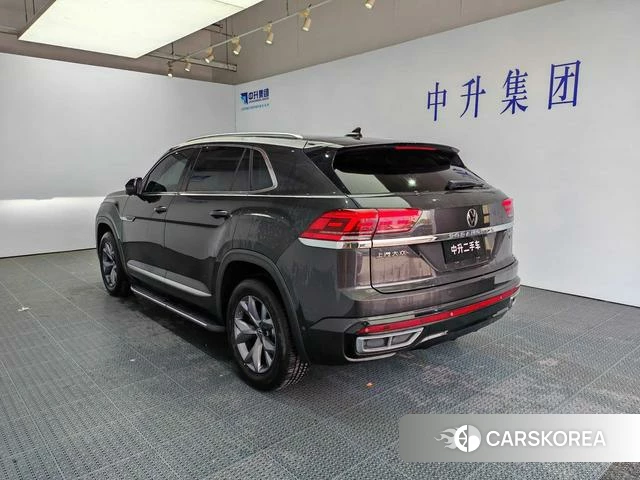 Volkswagen Tourang 2022 Черный из Китая, фото 3