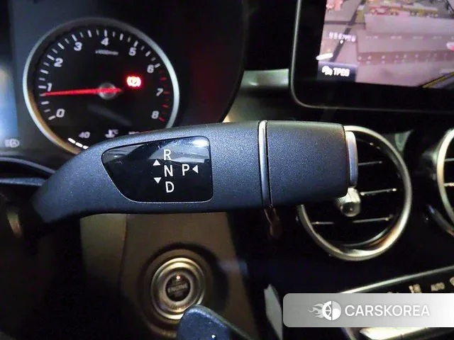 Mercedes-Benz C-Class W205 2019 Белый из Кореи, фото 3