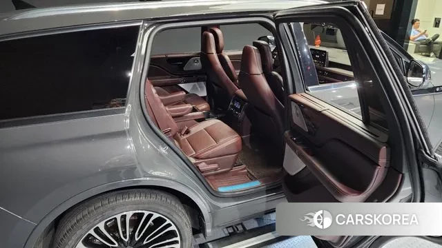 Lincoln Aviator 2nd generation 2022 Серый из Кореи, фото 3