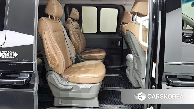 Hyundai Staria 2022 Серый из Кореи, фото 3