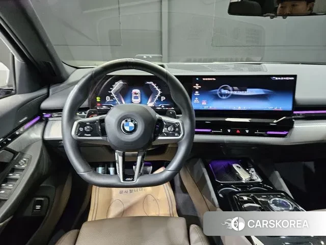 BMW 5 Series (G60) 2024 Белый из Кореи, фото 3