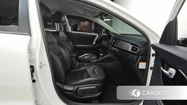 Kia Niro 2018 Белый из Кореи, фото 3