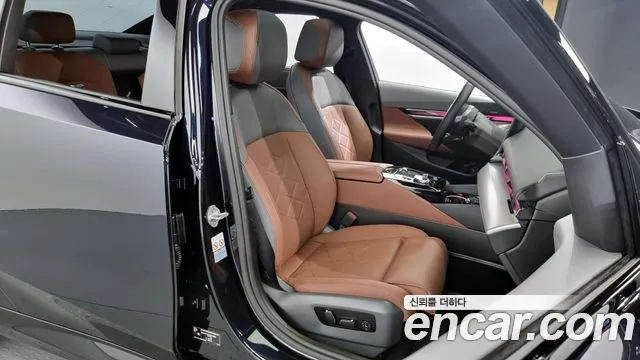 BMW 5 Series (G60) 2023 Черный из Кореи, фото 3