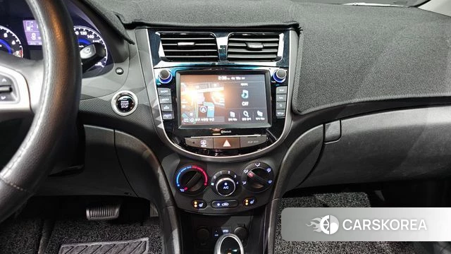 Hyundai Accent (New type) 2018 Белый из Кореи, фото 3