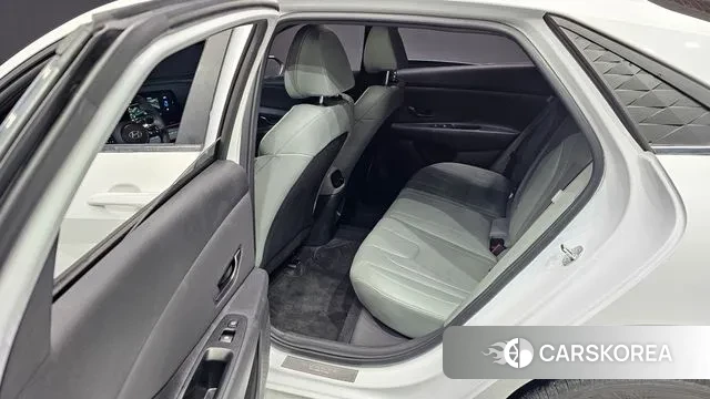 Hyundai The New Avante (CN7) 2024 Белый из Кореи, фото 3