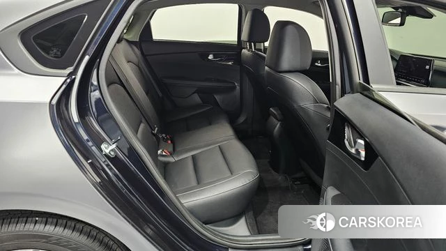 Kia The New K3 2nd generation 2023 Серый из Кореи, фото 3