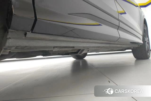 Audi Q2L 2021 Темно-серый из Китая, фото 3