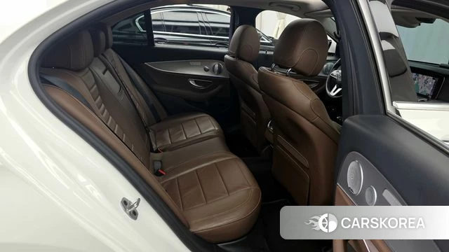 Mercedes-Benz E-Class W213 2020 Белый из Кореи, фото 3