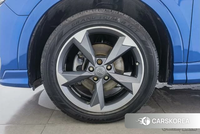 Audi Q3 2021 Синий из Китая, фото 3