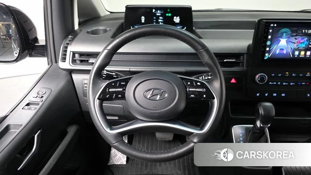 Hyundai Staria 2023 Серебристо-серый из Кореи, фото 3