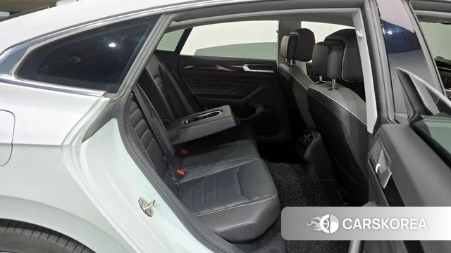 Volkswagen Arteon 2023 Белый из Кореи, фото 3