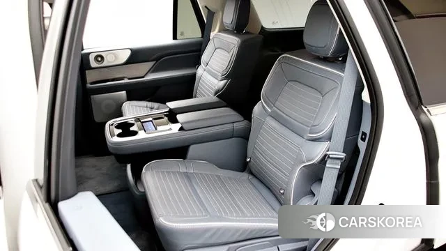 Lincoln Navigator 4th generation 2023 Белый из Кореи, фото 3