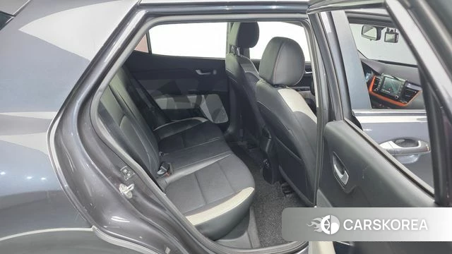 Kia Stonic 2018 Черный из Кореи, фото 3
