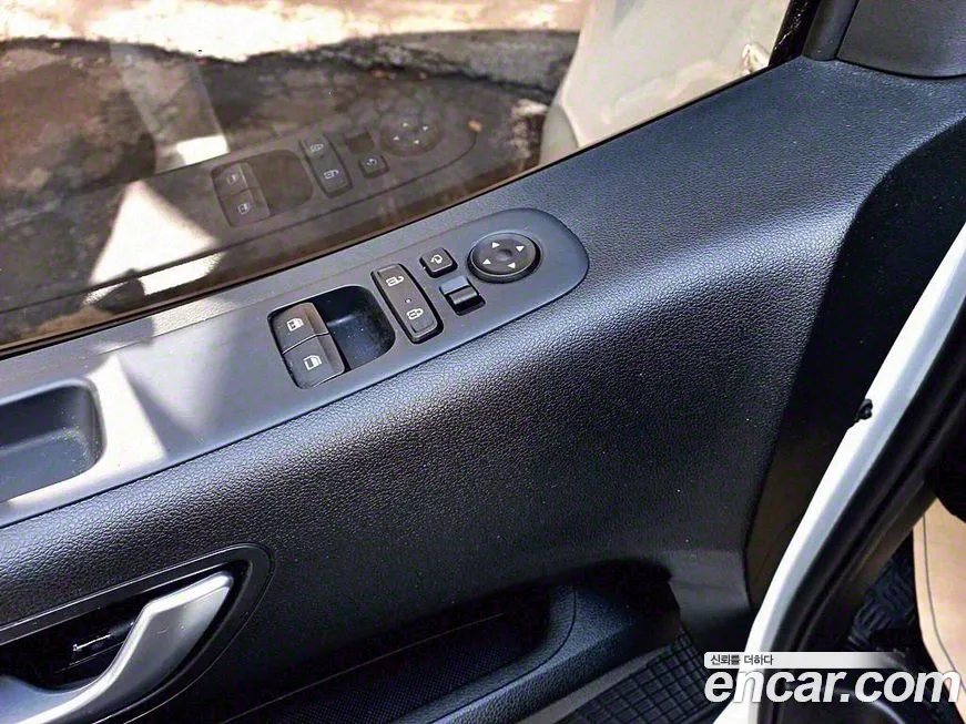 Hyundai Staria 2023 Белый из Кореи, фото 3