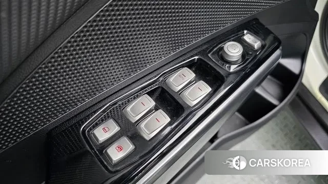 Ssangyong Tivoli Armor 2018 Белый из Кореи, фото 3