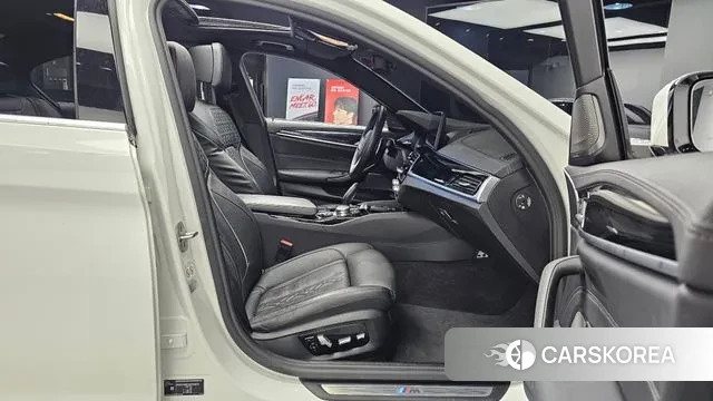 BMW 5 Series (G30) 2020 Белый из Кореи, фото 3