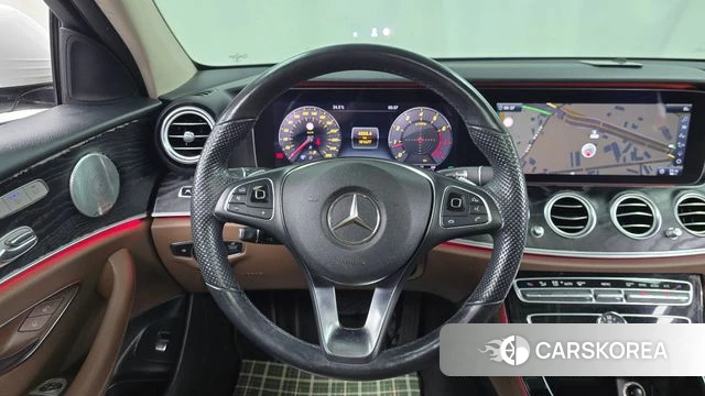 Mercedes-Benz E-Class W213 2018 Белый из Кореи, фото 3