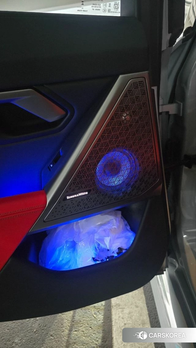 BMW M5 (G90) 2025 Небесно-голубой из Кореи, фото 3