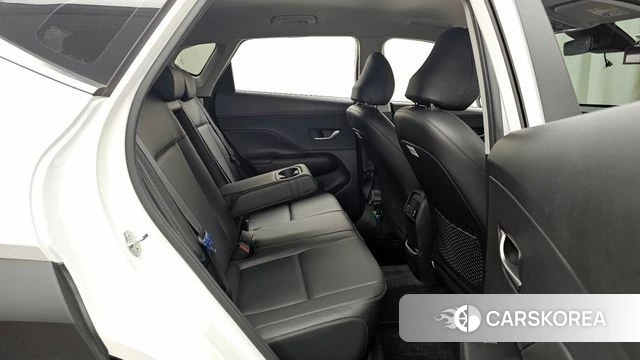 Hyundai Kona (SX2) 2024 Белый из Кореи, фото 3