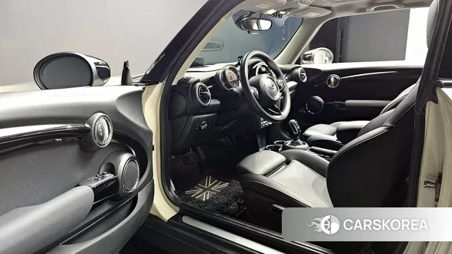 Mini Cooper 2020 Жемчужный цвет из Кореи, фото 3