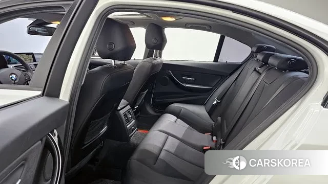 BMW 3 Series (F30) 2018 Белый из Кореи, фото 3