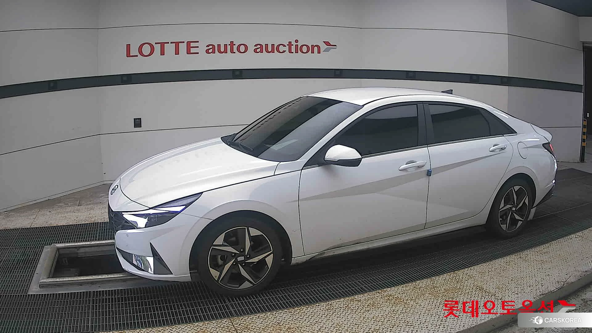 Hyundai Avante 2023 Atlas White из Кореи, фото 3