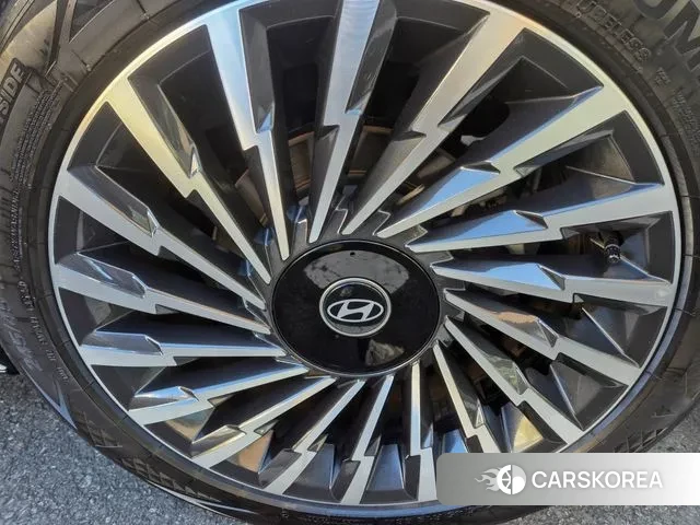 Hyundai Grandeur Hybrid (GN7) 2023 Белый из Кореи, фото 3