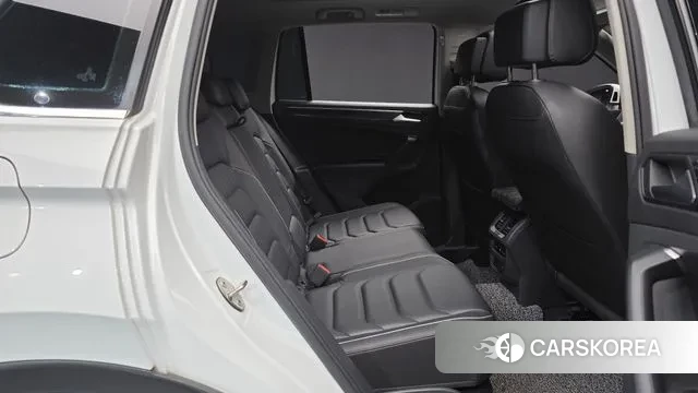 Volkswagen Tiguan second Generation 2022 Белый из Кореи, фото 3