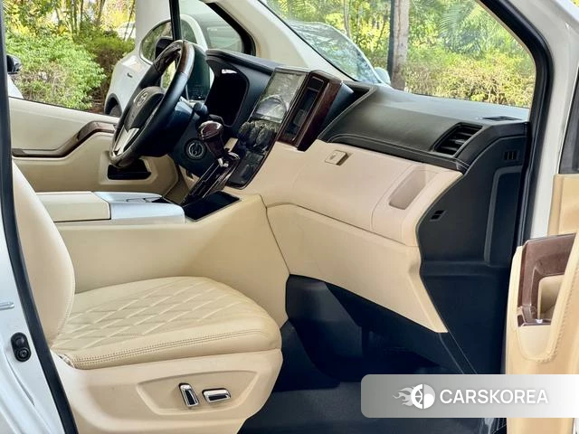 Toyota Hiace 2022 Белый из Китая, фото 3