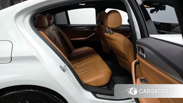 BMW 5 Series (G30) 2018 Белый из Кореи, фото 3