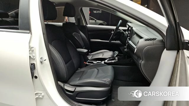 Kia The New K3 2nd generation 2024 Белый из Кореи, фото 3