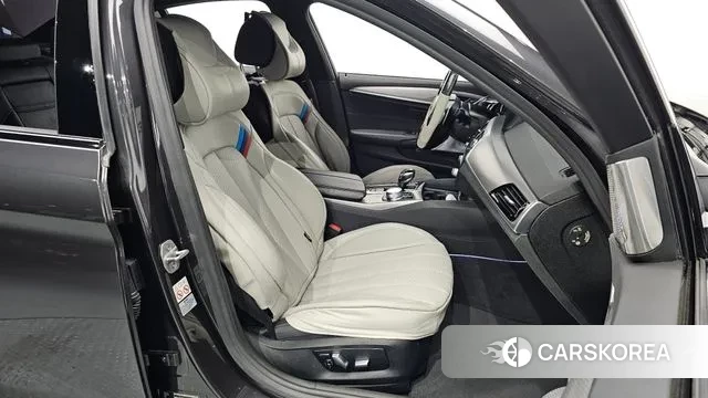 BMW 5 Series (G30) 2018 Серый из Кореи, фото 3