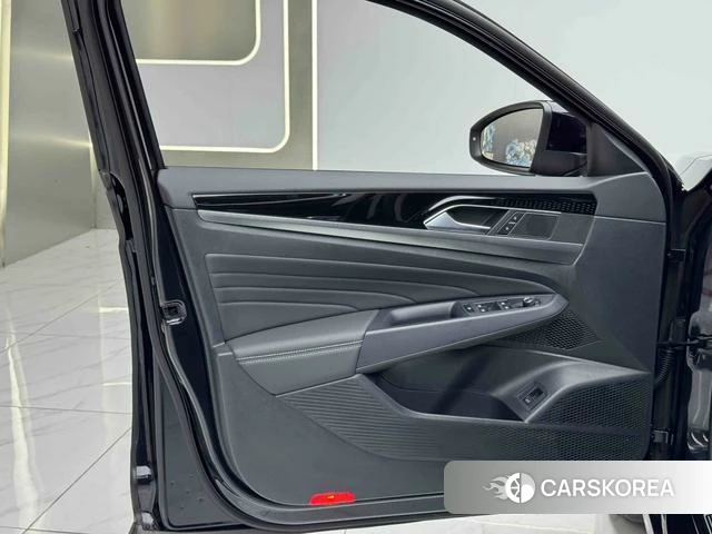 Volkswagen Passat 2023 Черный из Китая, фото 3