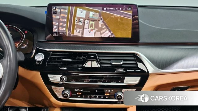 BMW 5 Series (G30) 2021 Черный из Кореи, фото 3