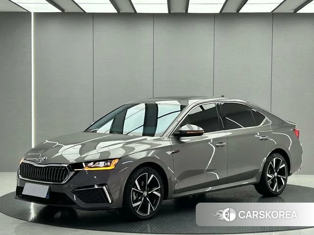 Skoda Octavia 2021 Темно-серый из Китая, фото 3