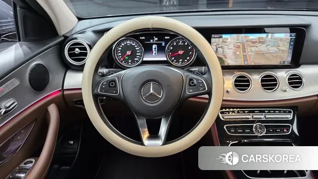 Mercedes-Benz E-Class W213 2018 Серый из Кореи, фото 3