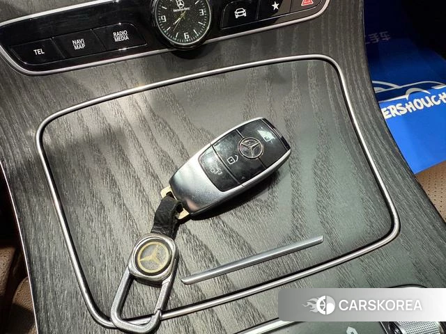Mercedes-Benz E-class 2022 Черный из Китая, фото 3