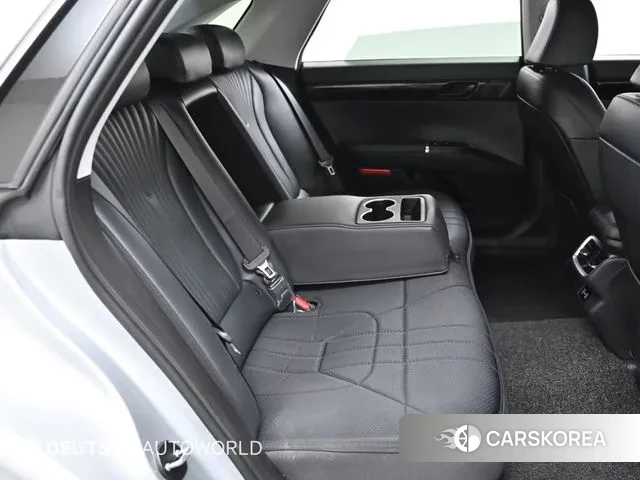 Hyundai Grandeur (GN7) 2025 Серебряный из Кореи, фото 3