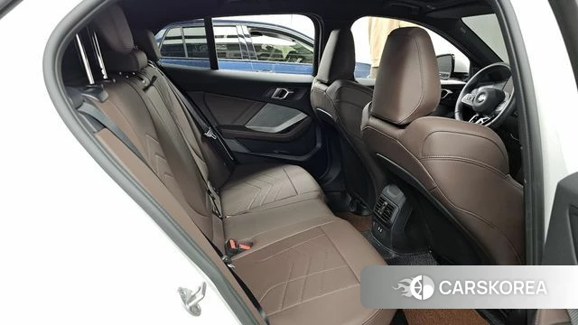 BMW 1 Series (F70) 2025 Белый из Кореи, фото 3