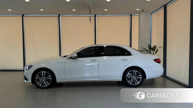 Mercedes-Benz E-Class W213 2022 Белый из Кореи, фото 3