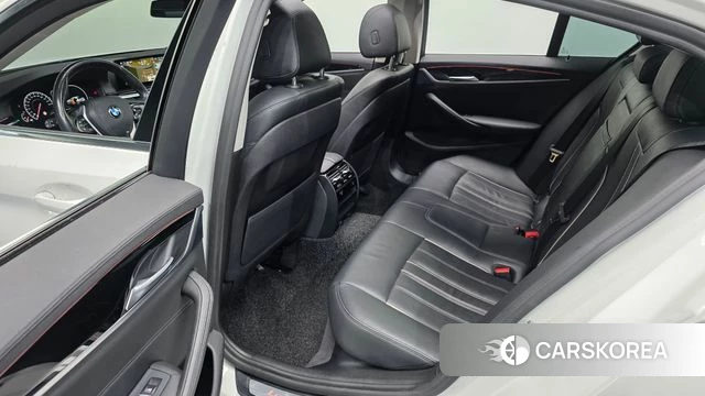 BMW 5 Series (G30) 2019 Белый из Кореи, фото 3