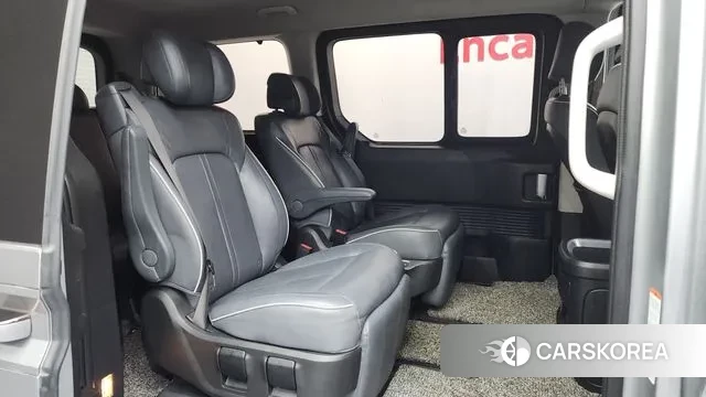 Hyundai Staria 2021 Серебристо-серый из Кореи, фото 3