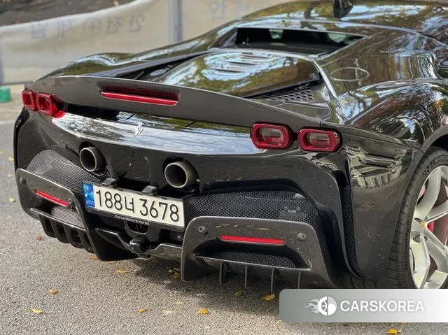 Ferrari SF90 Stradale id 3478549 из Кореи 3